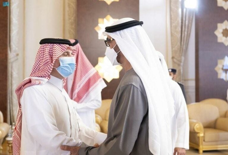 رئيس الإمارات يستقبل وفدًا من أمراء المملكة لتقديم واجب العزاء في وفاة الشيخ خليفة بن زايد -فيديو