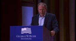 أقصد أوكرانيا.. بالفيديو: جورج بوش يصف غزو العراق بأنه وحشي وغير مبرر