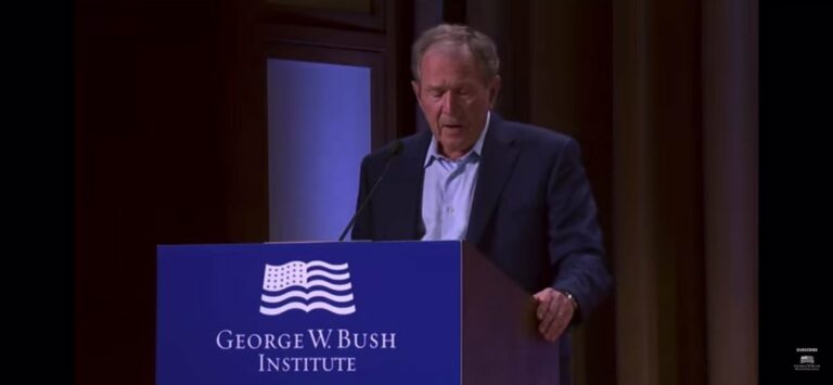 أقصد أوكرانيا.. بالفيديو: جورج بوش يصف غزو العراق بأنه وحشي وغير مبرر