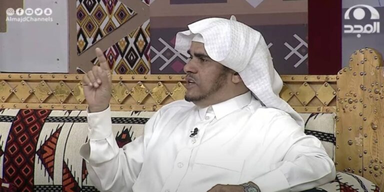 بالفيديو: مواطن يروي موقفا حدث للأمير سلطان بن عبدالعزيز بعدما فاجأه شاب في مجلس وعزمه على العشاء وهو لا يملك منزلا