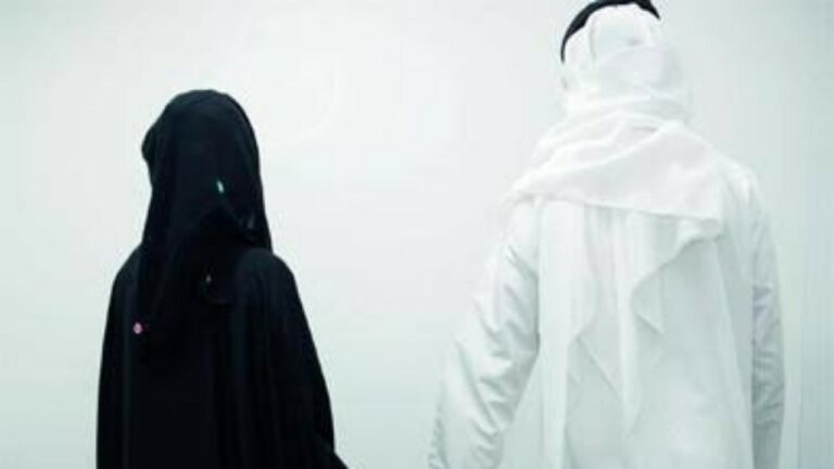 سيدة تقيم دعوى قضائية ضد زوجها بسبب هدية