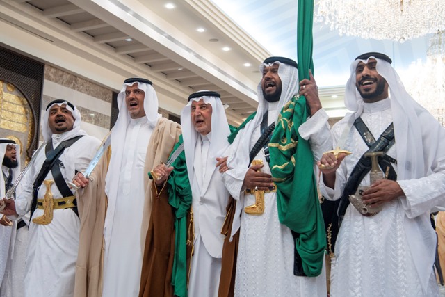 بالصور.. الأمير خالد الفيصل يشهد حفل اليوم الوطني