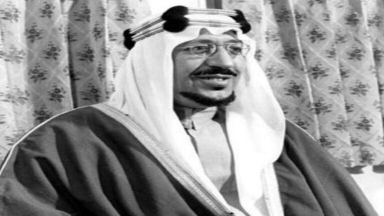 شاهد.. لماذا كني الملك سعود بن عبدالعزيز بأبو خيرين