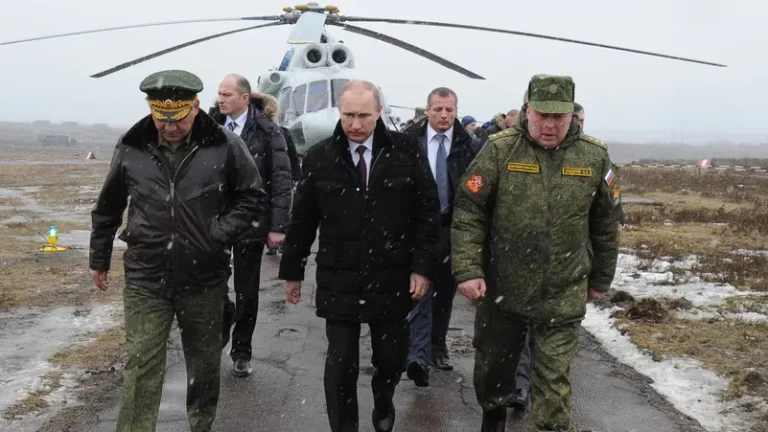 الاستخبارات الأميركية: بوتين يدير العمليات العسكرية في أوكرانيا بنفسه.. وهناك خلل داخل الجيش