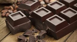 المركز الوطني لتعزيز الصحة النفسية يكشف تأثير تناول الشوكولاتة يوميًّا