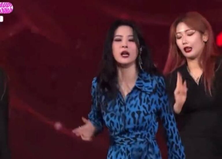 شاهد الفنانة الكورية سونمي تشعل حماس الجمهور في حفلها بالرياض