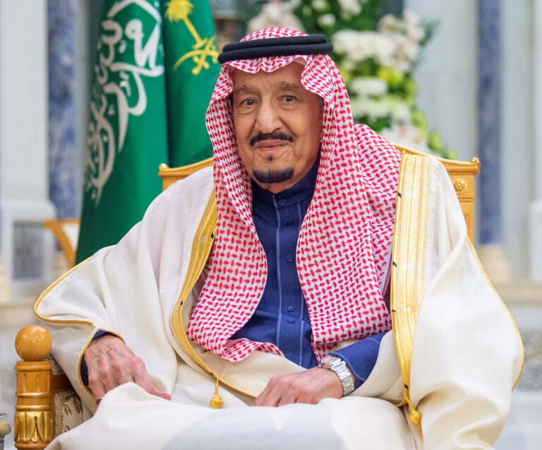 الملك سلمان يوجه بتمديد أجل الوديعة السعودية بـ5 مليارات دولار في المركزي المصري