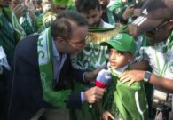 شاهد طفل سعودي يشعل أجواء مباراة الأخضر وبولندا بتقليد فهد العتيبي