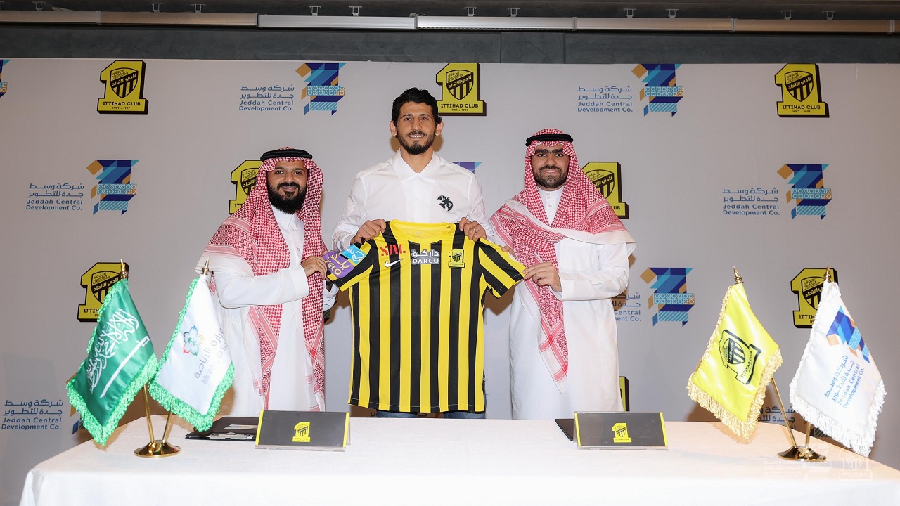 بالفيديو .. الاتحاد يجدد التعاقد مع حجازي