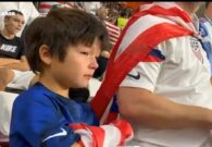 شاهد .. طفل أمريكي ينهار بالبكاء بعد خروج منتخب بلاده من المونديال