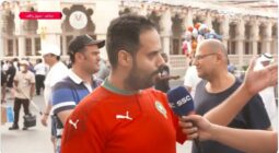 شاهد مقطع طريف لمشجع سعودي يبهر مراسل على هامش مباريات كأس العالم