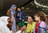 صور.. أمير قطر السابق يستضيف صديقة رونالدو وأولاده