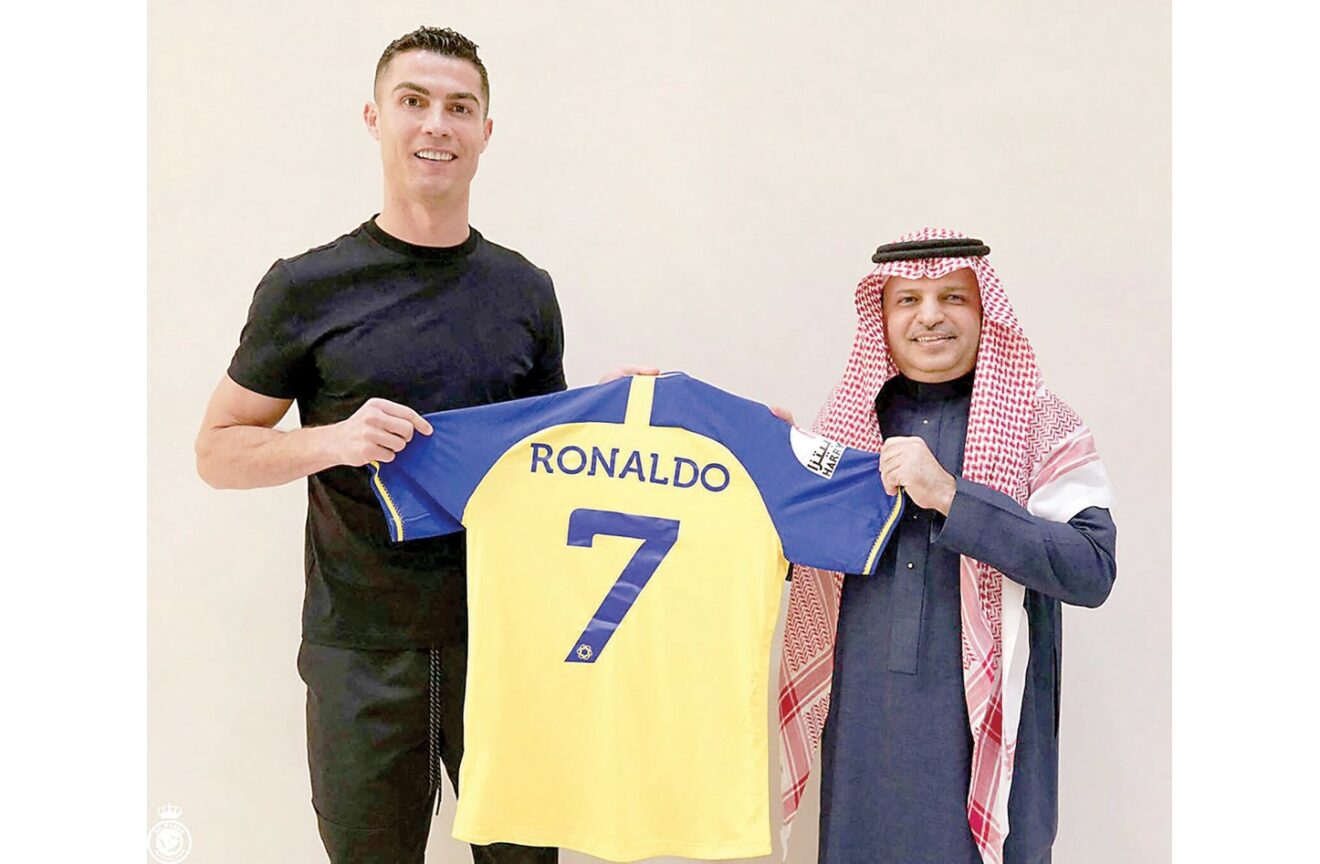 رونالدو في الرياض غدًا بعد التوقيع للنصر