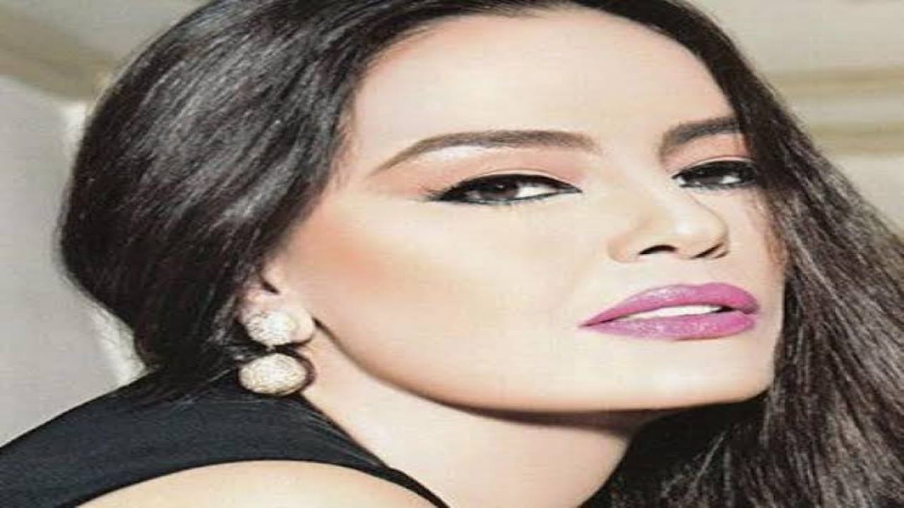 شاهد.. إطلالة جذابة للفنانة شريهان تبهر جمهورها