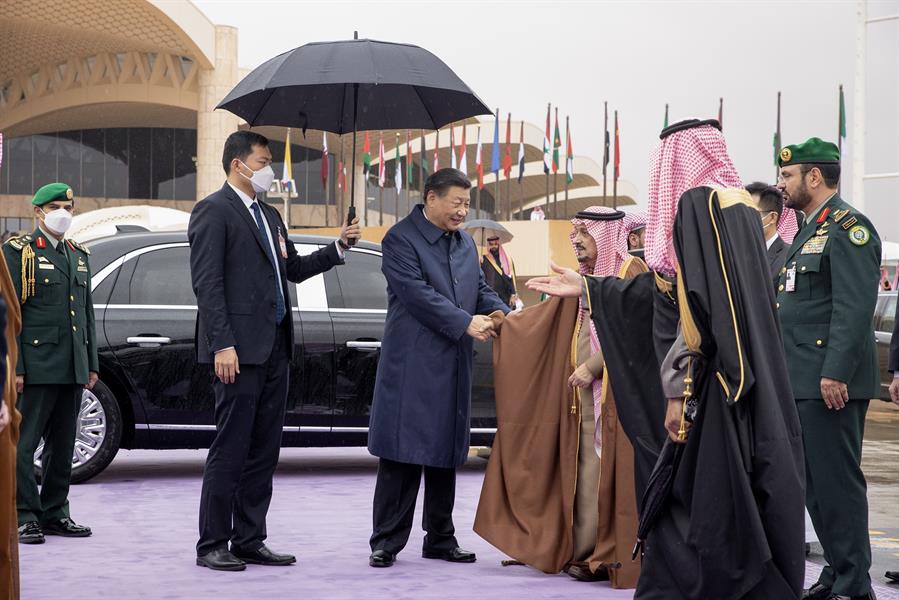 بالصور: الرئيس الصيني يغادر الرياض وفيصل بن بندر في وداعه بمطار الملك خالد B60cb408-78c6-47e9-8d77-06a42ac86c14