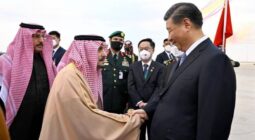 بالصور: الرئيس الصيني يصل إلى الرياض في زيارة رسمية للمملكة