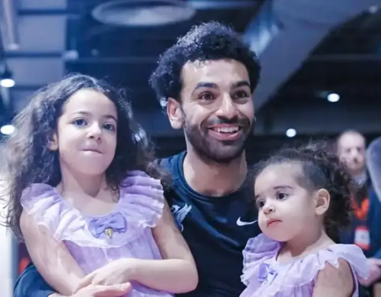 بالصور: محمد صلاح يحتفل مع عائلته بعيد الميلاد
