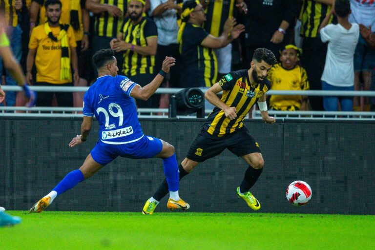 كيف جاءت أرقام الاتحاد والهلال قبل الكلاسيكو المُنتظر؟