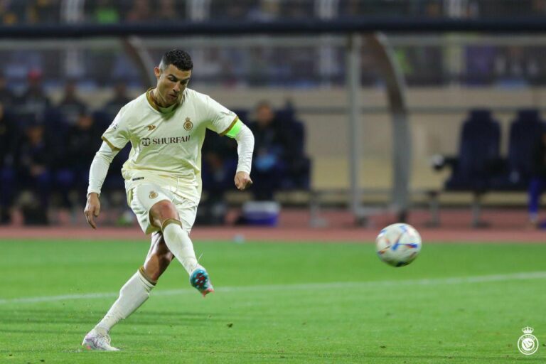 كيف علّق كريستيانو رونالدو على هدفه الأول بقميص نادي النصر؟