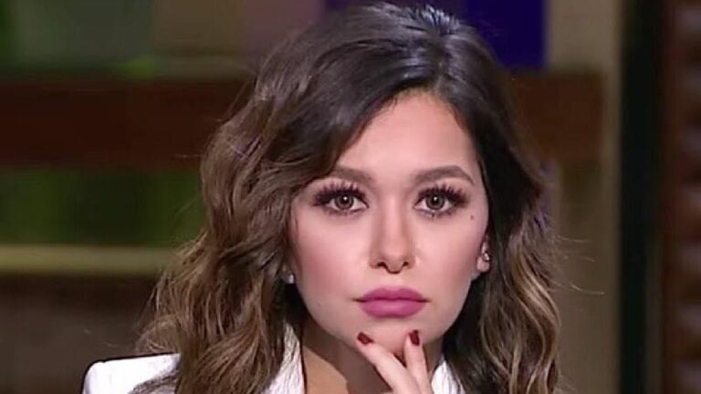 إعلامية تخضع لجراحة عاجلة بسبب قرصة ناموسة !