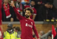 شاهد آثار الحجامة على ظهر محمد صلاح تلفت الأنظار