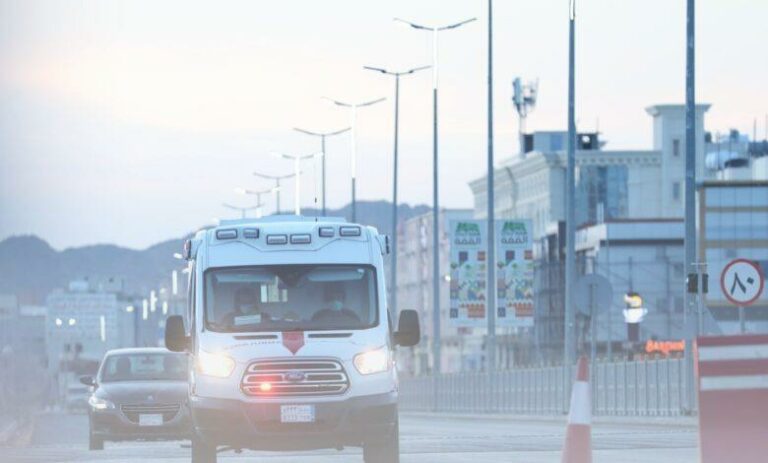 المرور يكشف عن غرامة عدم إعطاء الأفضلية لمركبات الطوارئ