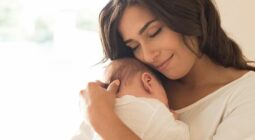 لصيام صحي لك وطفلك.. 6 إرشادات من الصحة للأمهات المرضعات خلال رمضان