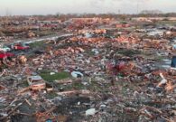 ارتفاع ضحايا إعصار أمريكا إلى 26 شخصاً..وبايدن يعلن الطواريء