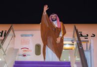 بالصور والفيديو: ولي العهد يغادر المدينة المنورة بعد انتهاء زيارته لها وفي مقدمة مودعيه أمير المنطقة ونائبه