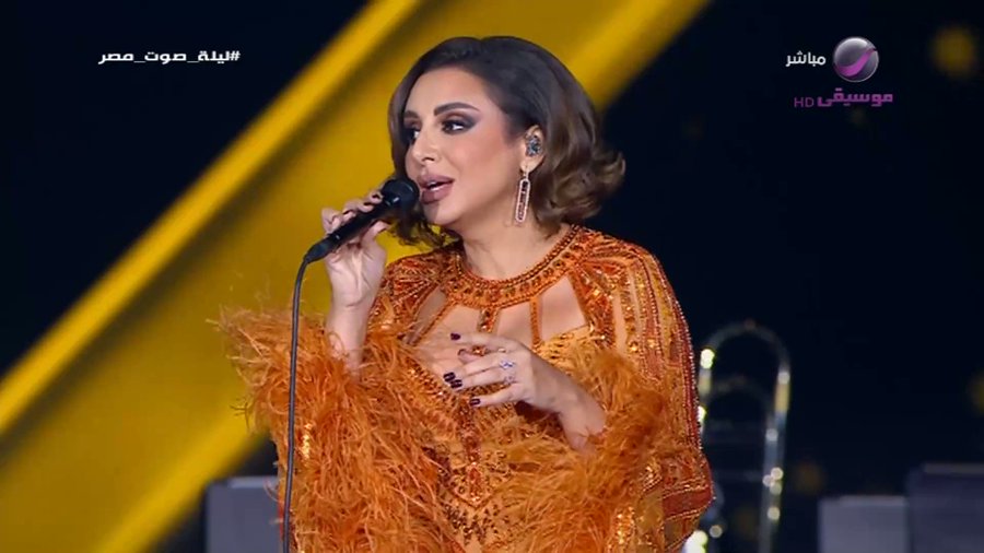 Angham’s mother’s remarkable presence at the Voice of Egypt concert