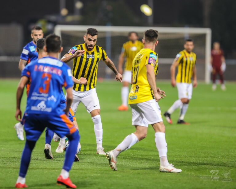 بالفيديو.. لقطة لا تُصدق في مباراة الاتحاد والفيحاء