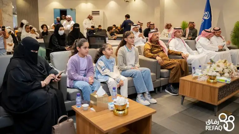 شاهد حضور لافت لبنات أمير حائل وحرمه في زيارة خيرية لرعاية الأيتام