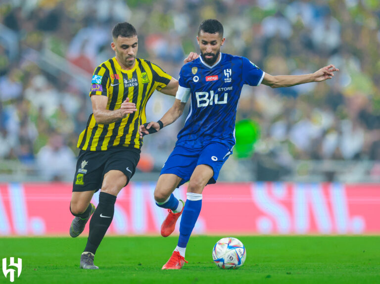 كلاسيكو جديد بين الاتحاد والهلال.. من صاحب الأفضلية على ملعب عبد الله الفيصل؟