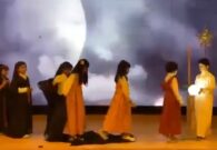 بالفيديو: تعليم القصيم يصدر بياناً بشأن عرض مسرحي مثير للجدل يظهر طالبات يخلعن العباءة ويتبعن كرة مضيئة