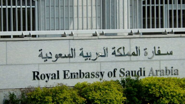 أول تعليق من الخارجية السعودية على العبث بمبنى سفارتها في السودان