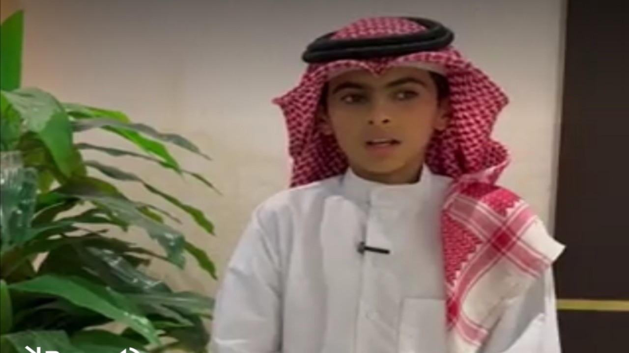 شاهد.. أول ظهور إعلامي للطفل سعودي الذي رفض مكافأة الحاجة.. ويثير الإعجاب