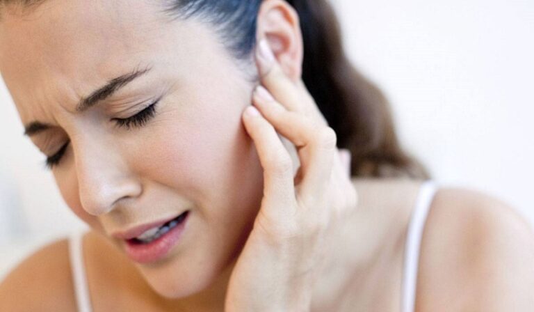 أعراض تنذر بـ5 أمراض خطيرة.. يمكن رصدها في الأذن