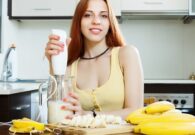 8 أطعمة ومشروبات احذر تناولها مع الحليب