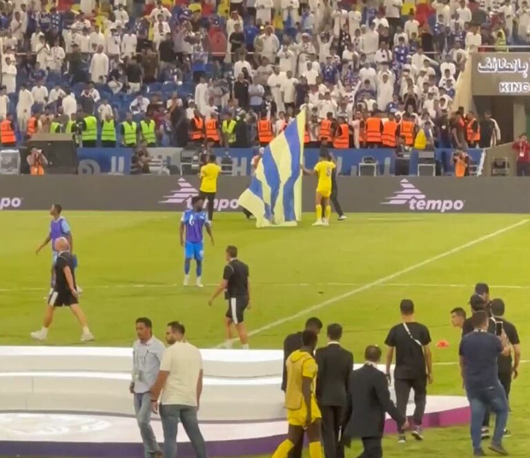 فيديو.. تصاعد الأحداث بعد نهاية نهائي كأس الملك سلمان للأندية: اشتباك بين تاليسكا وعلي البليهي