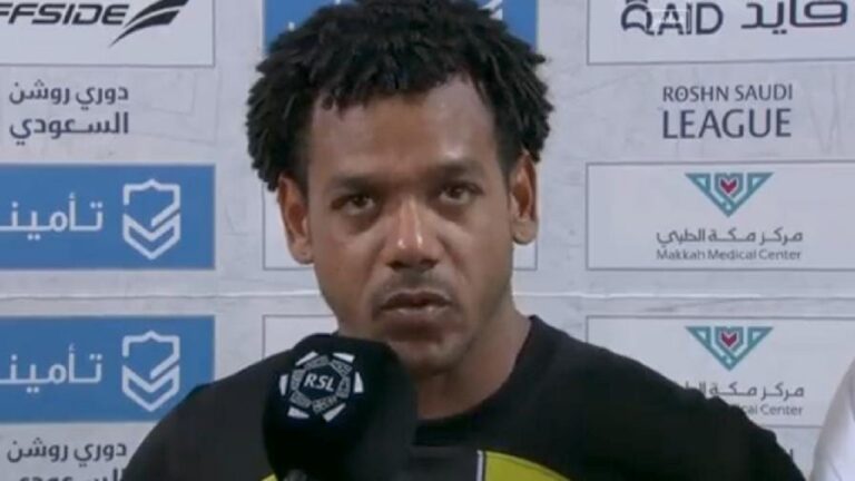 بالفيديو: رومارينهو يوضح سبب بكائه في المباراة السابقة