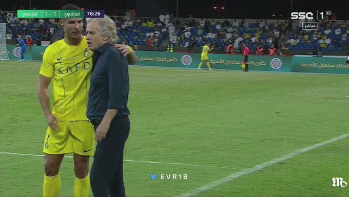 شاهد كيف تصرف رونالدو مع مدرب الهلال بعد خسارة فريقه أمام النصر؟