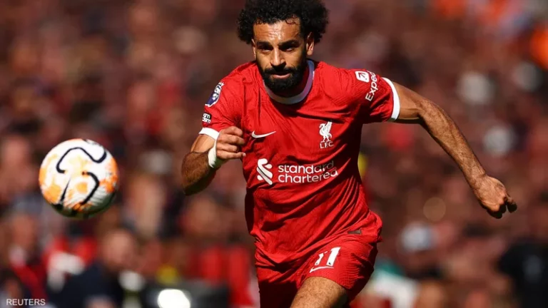 حديث غرف الملابس يكشف مستقبل محمد صلاح مع ليفربول وموقفه من عرض الاتحاد السعودي
