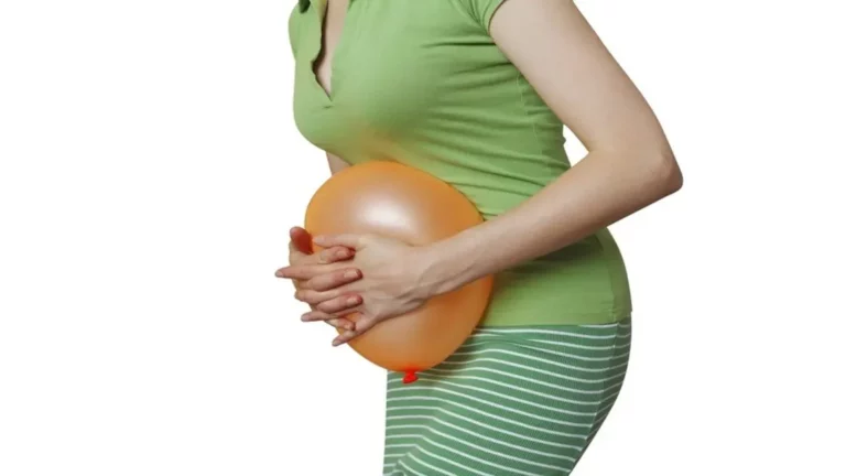 بطريقة طبيعية وعلمية.. هكذا تقلل معاناة انتفاخ البطن