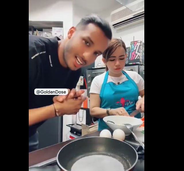 شاهد.. نايف هزازي يثير جدلاً واسعًا بمقطع مع شغالته عبر تطبيق تيك توك