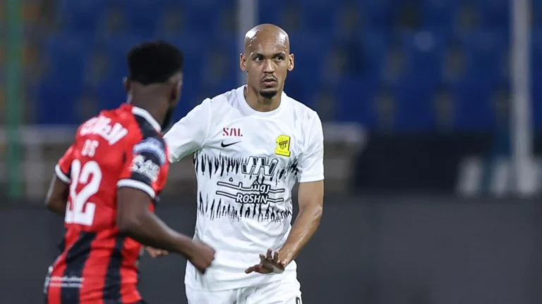 بالفيديو: هكذا رد فابينهو على مشجع هلالي طالبه بالانضمام للفريق