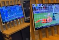 بالفيديو: يزيد الراجحي يشاهد مباراة الهلال والاتحاد في أحد مطارات الأرجنتين