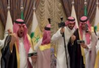 شاهد عريس يشاهد الكلاسيكو أثناء حفل زفافه