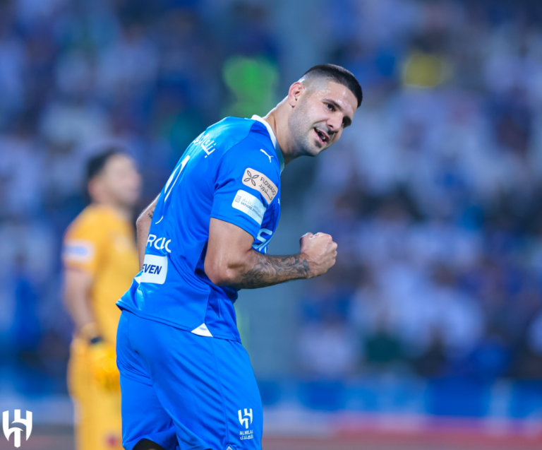 نجم الهلال يقترب من رقم قياسي أمام النصر