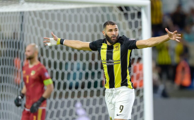 بالفيديو: وليد الفراج يكشف حقيقة رحيل بنزيما عن الاتحاد