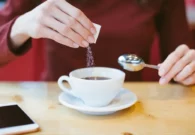 خبر غير سار.. أشهر بديل للسكر قد يصيبك بسكتة قلبية